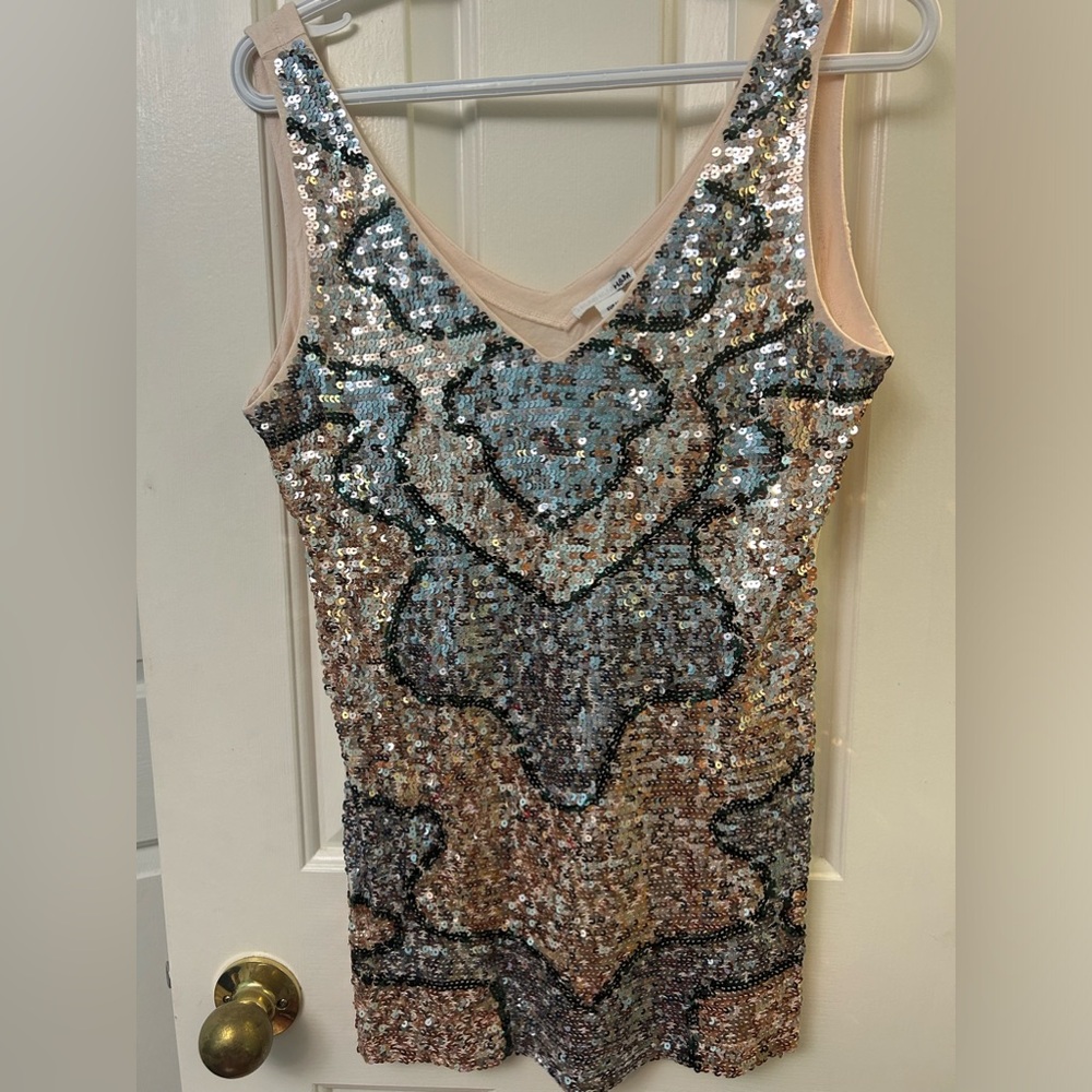 NWOT H&M Gorgeous sequin tank size M gold & silver color
